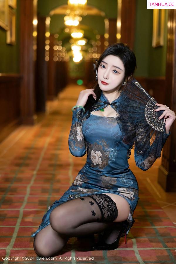 王馨瑶  [XiuRen]高清写真图 2024.04.19 No.8425 王馨瑶yanni 美腿黑丝第39张图片
